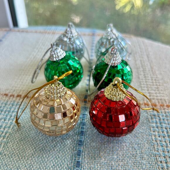 Set of 8 Vintage Faux Apple Christmas Ornaments – Glossy Red with Leaves - Picture 8 of 14